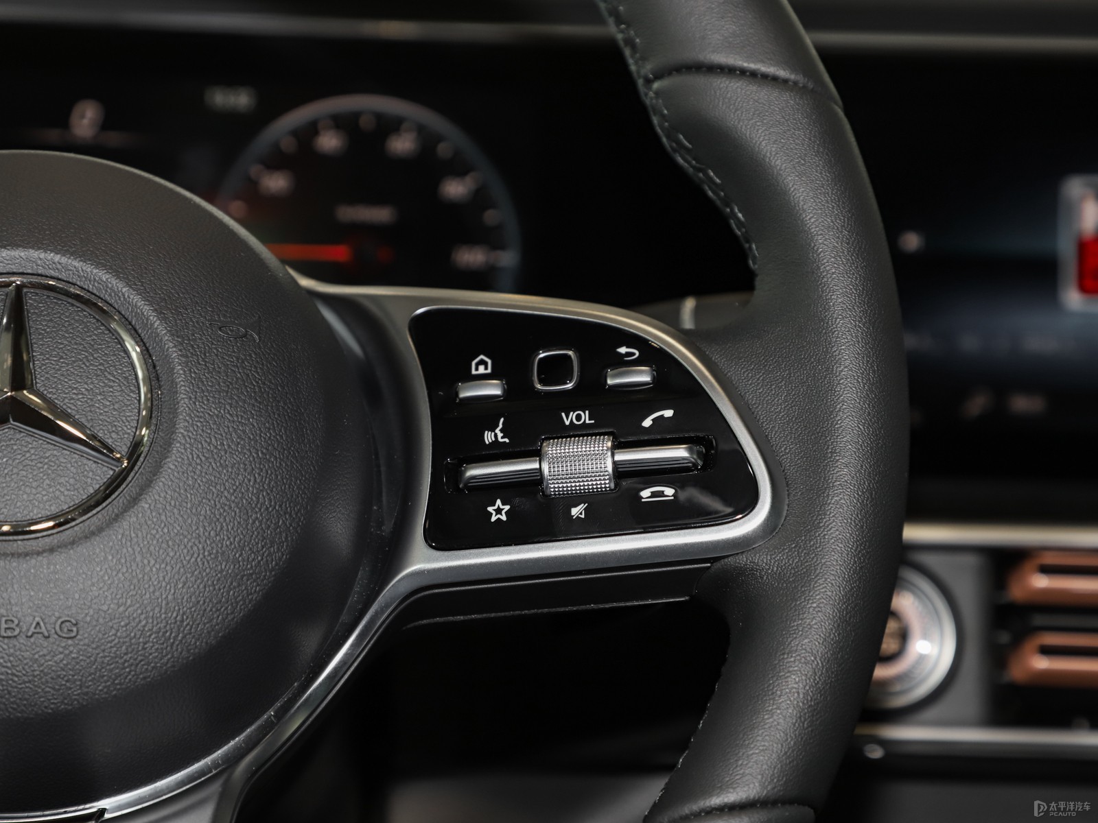 奔馳EQC 2021款 EQC 350 4MATIC內飾 科技與豪華的完美融合，打造移動智能家居體驗